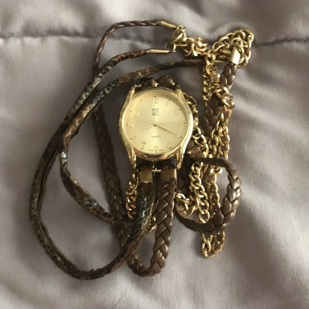 4 for $10 💗💗 New York and Company bracelet watch